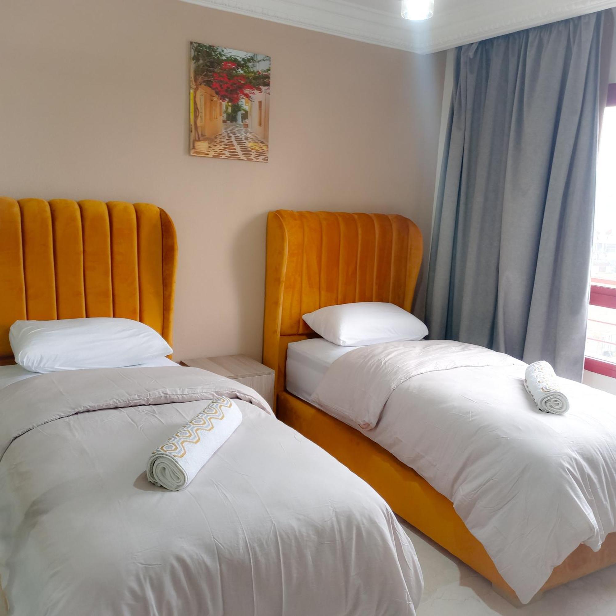 Nouveau Appartement Au Plein Centre Ville En Face Hilton & La Gare De Train Tgv M2 Tânger Exterior foto